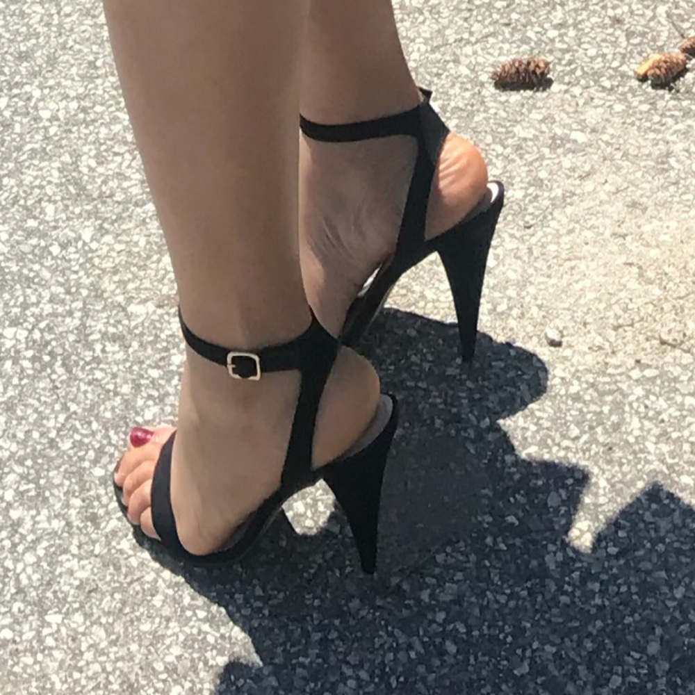 Aldo black strappy heeled sandals